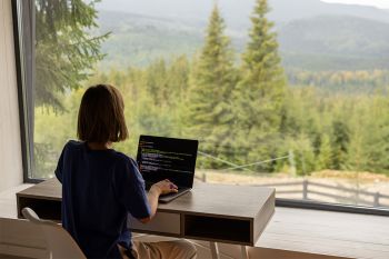 Foto: Person im Homeoffice